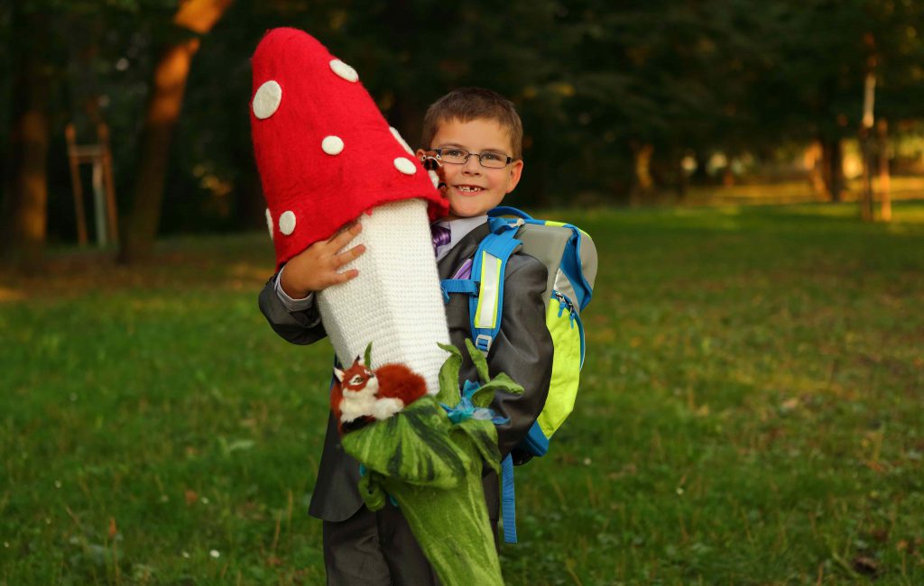 Fotos vom Schulanfang mit Zahnlücke und Zuckertüte