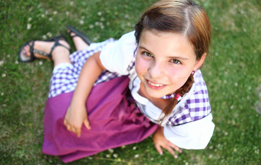 Familienfotos von Geburtstagsfeier – Dirndlzeit