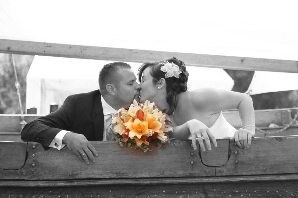 Hochzeit in Delitzsch - Kuss auf dem Boot