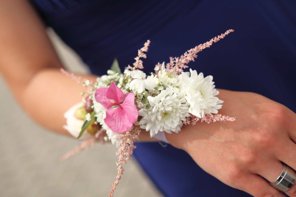 Blumenarmband