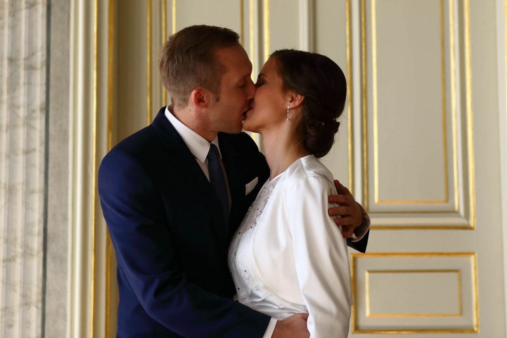 Hochzeitsfotos in Leipzig - Hochzeitskuss